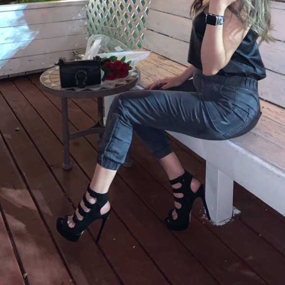 Steve Madden Robins Black Suede Heels - Picture 2 of 6